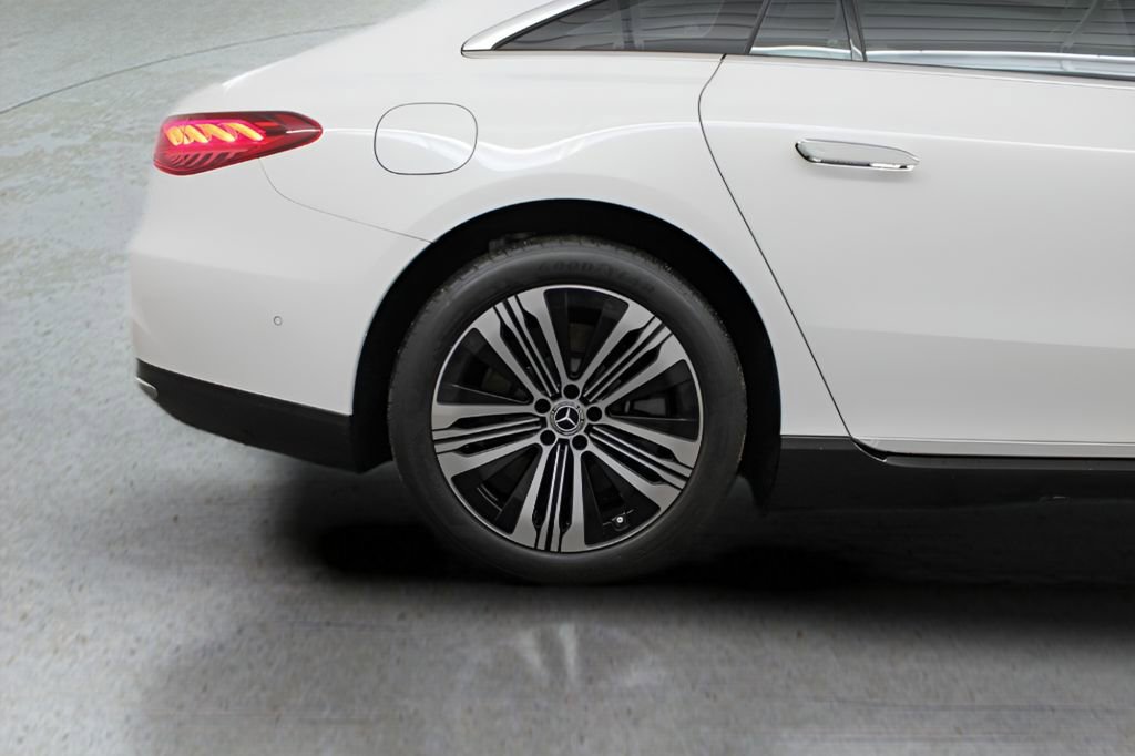 Used 2023 Mercedes-Benz EQS 450+ Sedan image 32