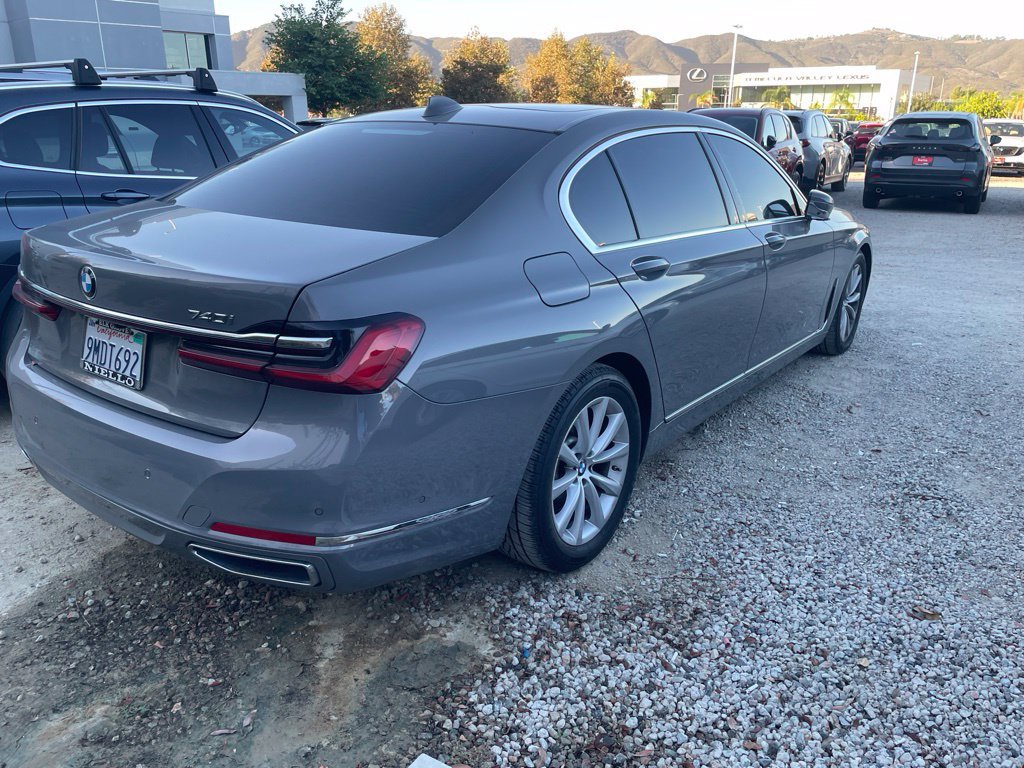 Used 2022 BMW 740i RWD image 8
