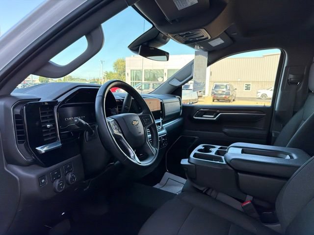 Used 2025 Chevrolet Silverado 1500 LT AWD/4WD image 18