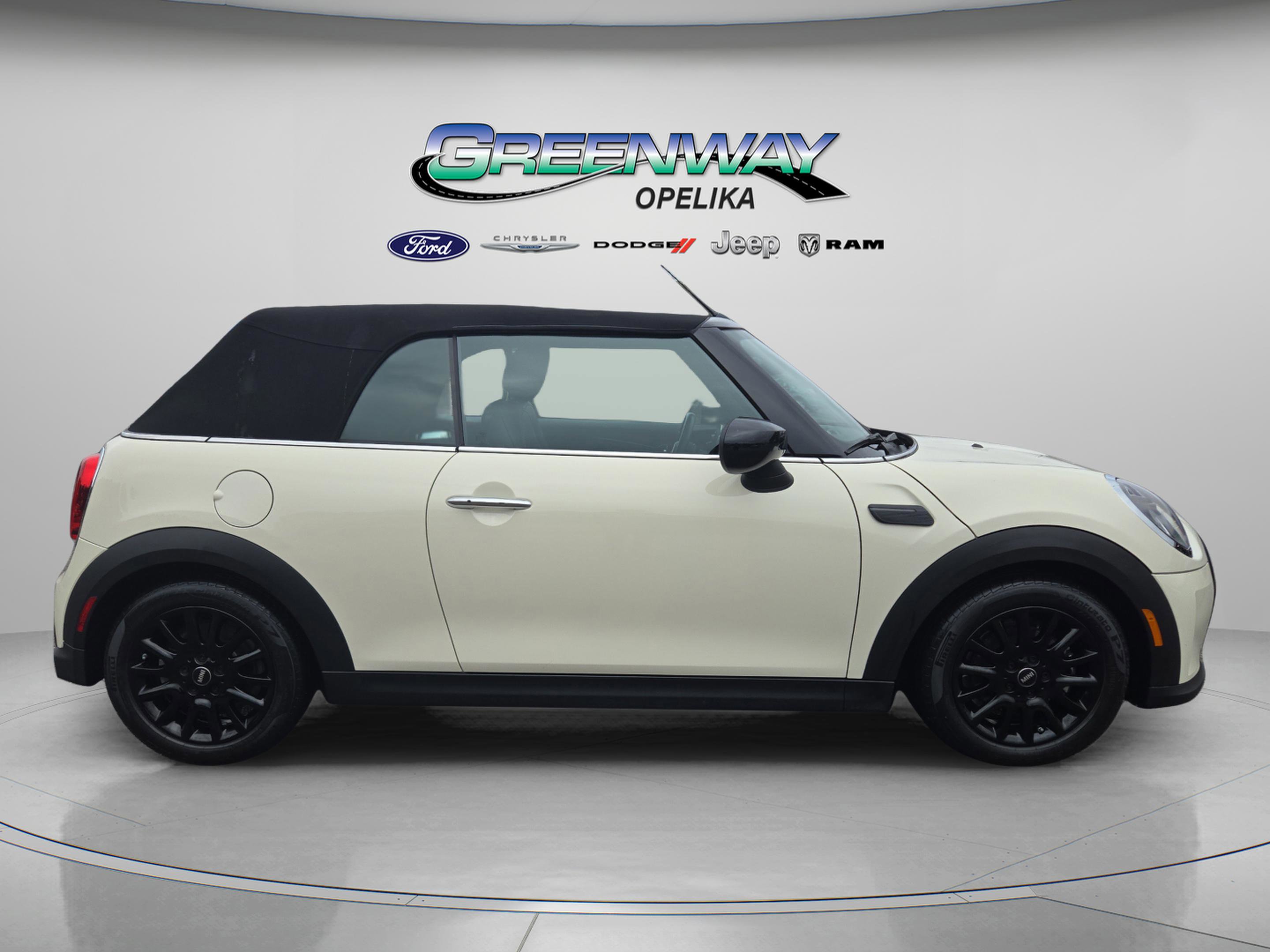 Used 2023 MINI Cooper Convertible image 8