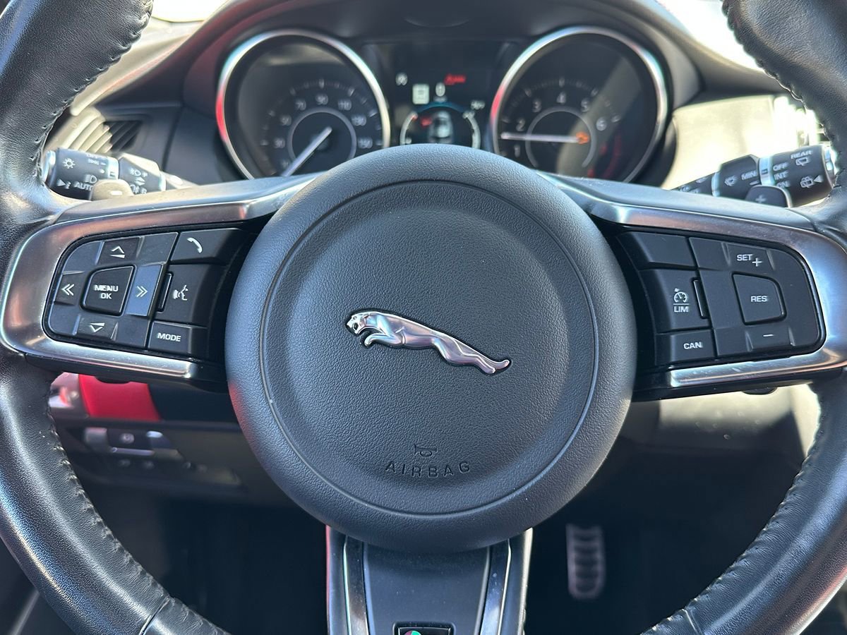 Used 2019 Jaguar E-PACE R-Dynamic SE image 25