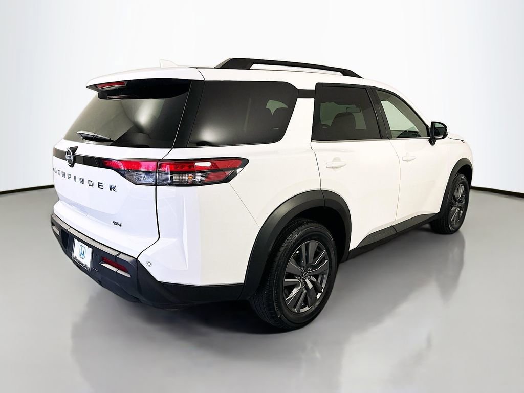 Used 2024 Nissan Pathfinder SV image 5