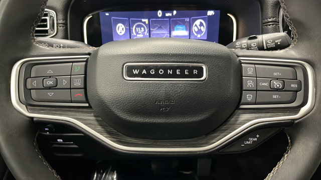 Used 2023 Jeep Wagoneer L Series II w/ Premium Group I AWD/4WD image 15