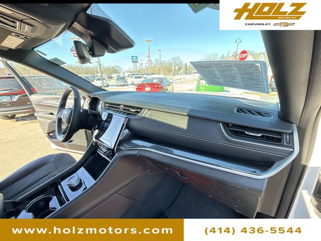 Used 2023 Jeep Grand Cherokee Altitude image 29