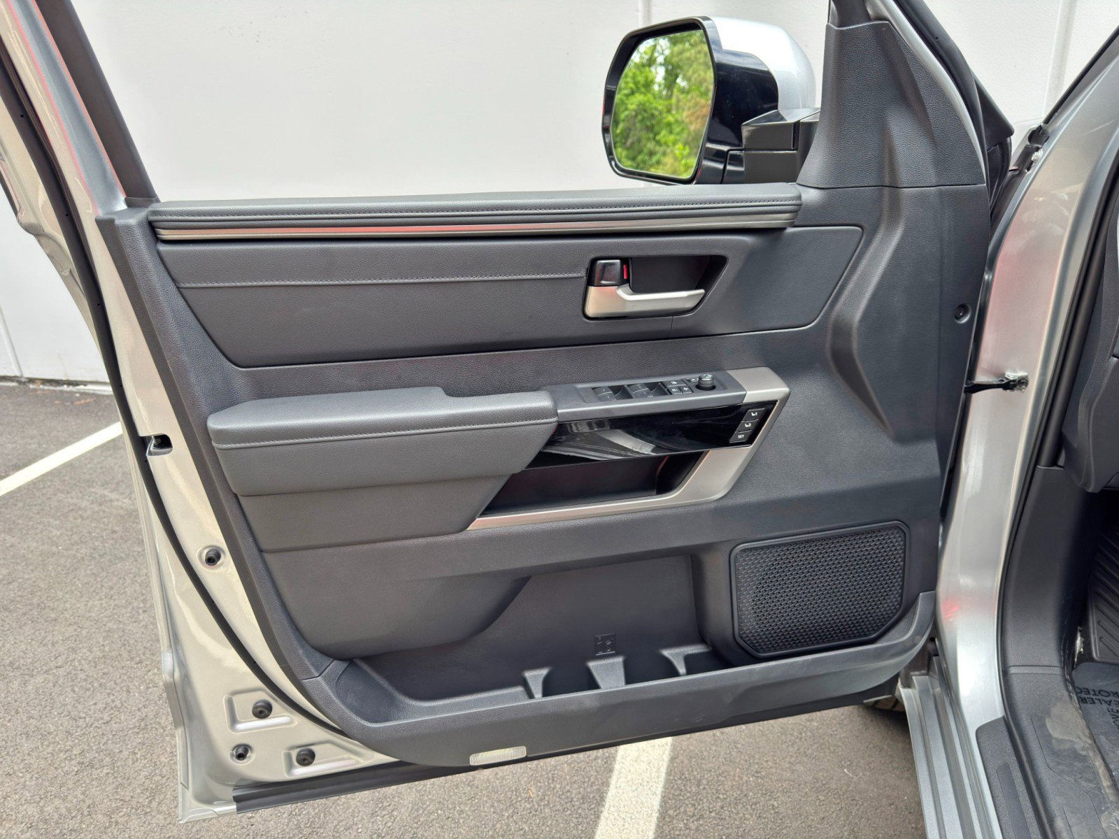 Used 2022 Toyota Tundra Limited AWD/4WD image 45