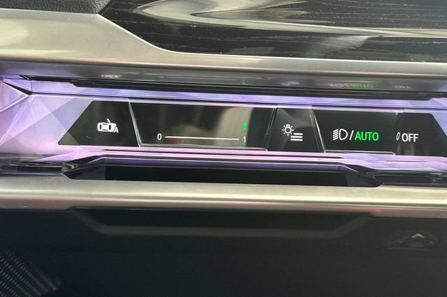 Used 2025 BMW i7 xDrive60 w/ Executive Package AWD/4WD image 32