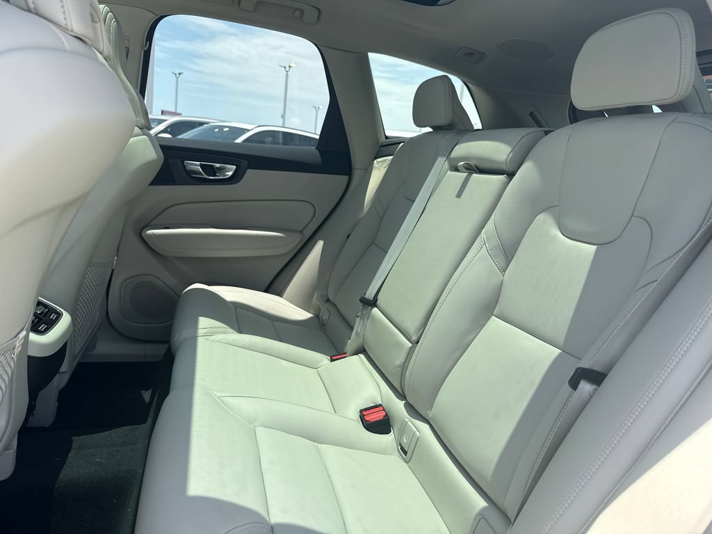 New 2026 Volvo XC60 B5 Ultra w/ Protection Package Premier AWD/4WD image 7