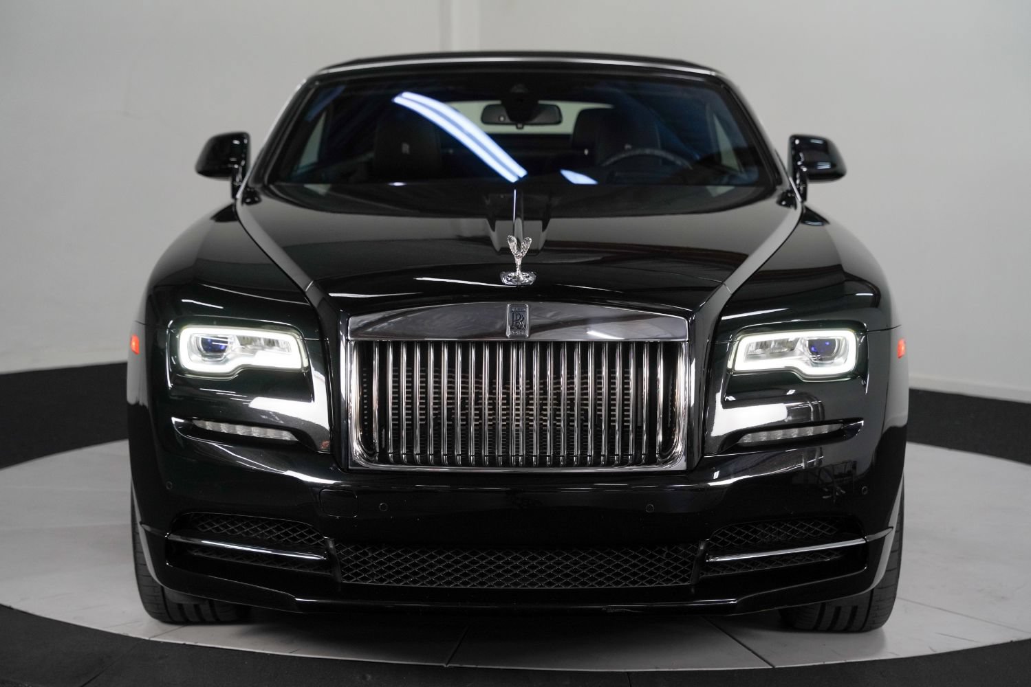 Used 2019 Rolls-Royce Dawn RWD image 10
