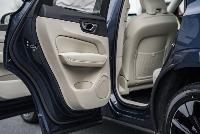New 2026 Volvo XC60 B5 Ultra w/ Protection Package Premier image 36