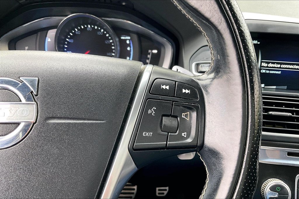 Used 2015 Volvo XC60 T6 R-Design AWD/4WD image 19