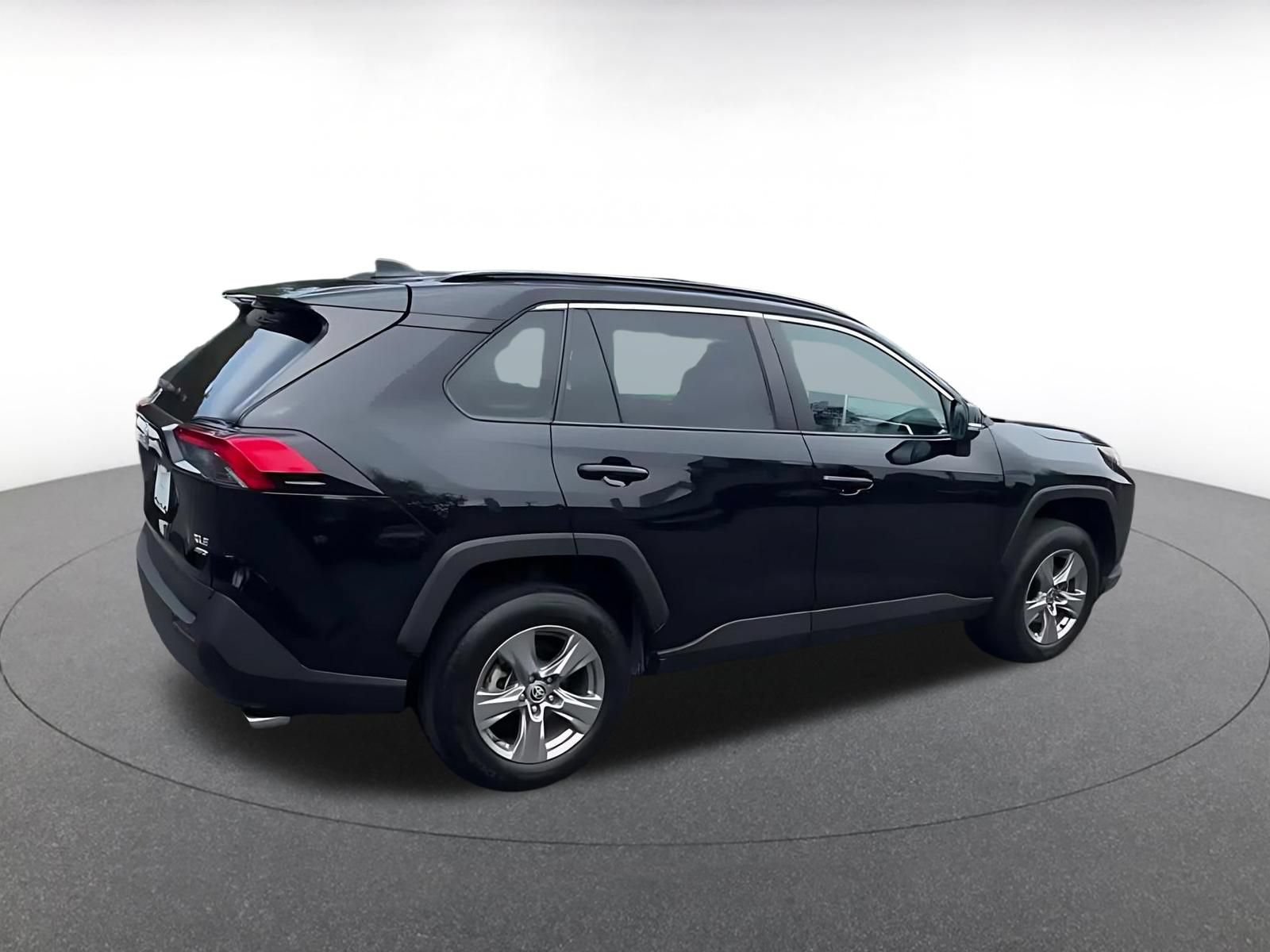 Used 2024 Toyota RAV4 XLE w/ Convenience Package AWD/4WD image 14