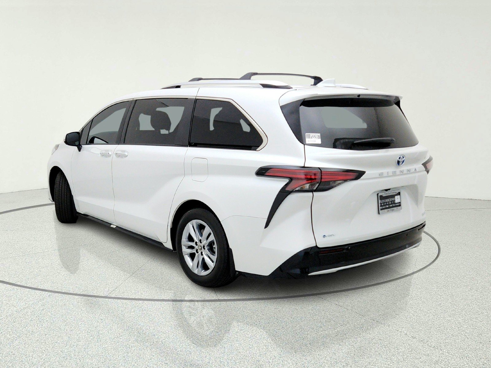 Used 2025 Toyota Sienna Limited FWD image 12