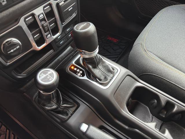 Used 2025 Jeep Gladiator Sport image 26