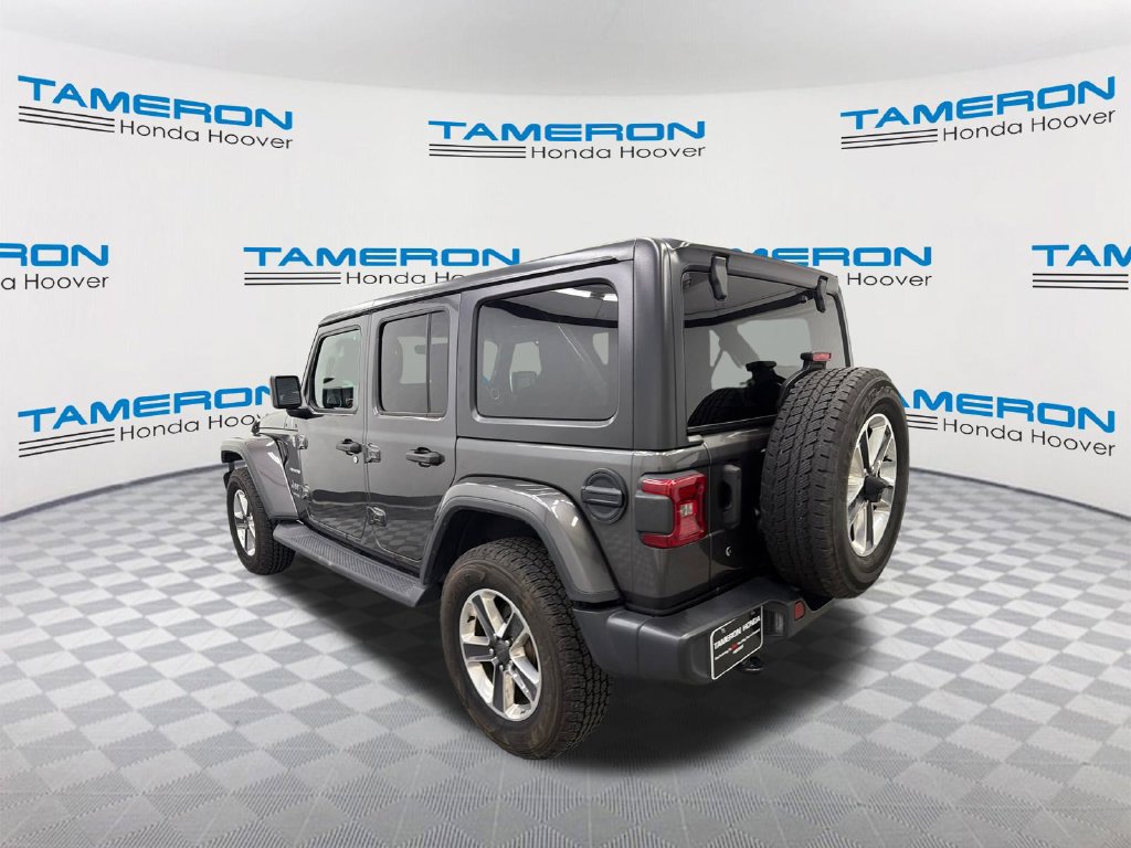 Used 2018 Jeep Wrangler Unlimited Sahara AWD/4WD image 3