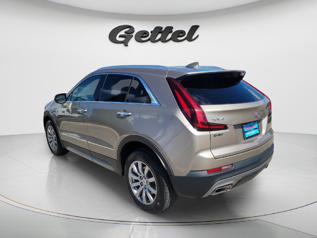 Used 2023 Cadillac XT4 Premium Luxury w/ Enhanced Visibility Package FWD image 5
