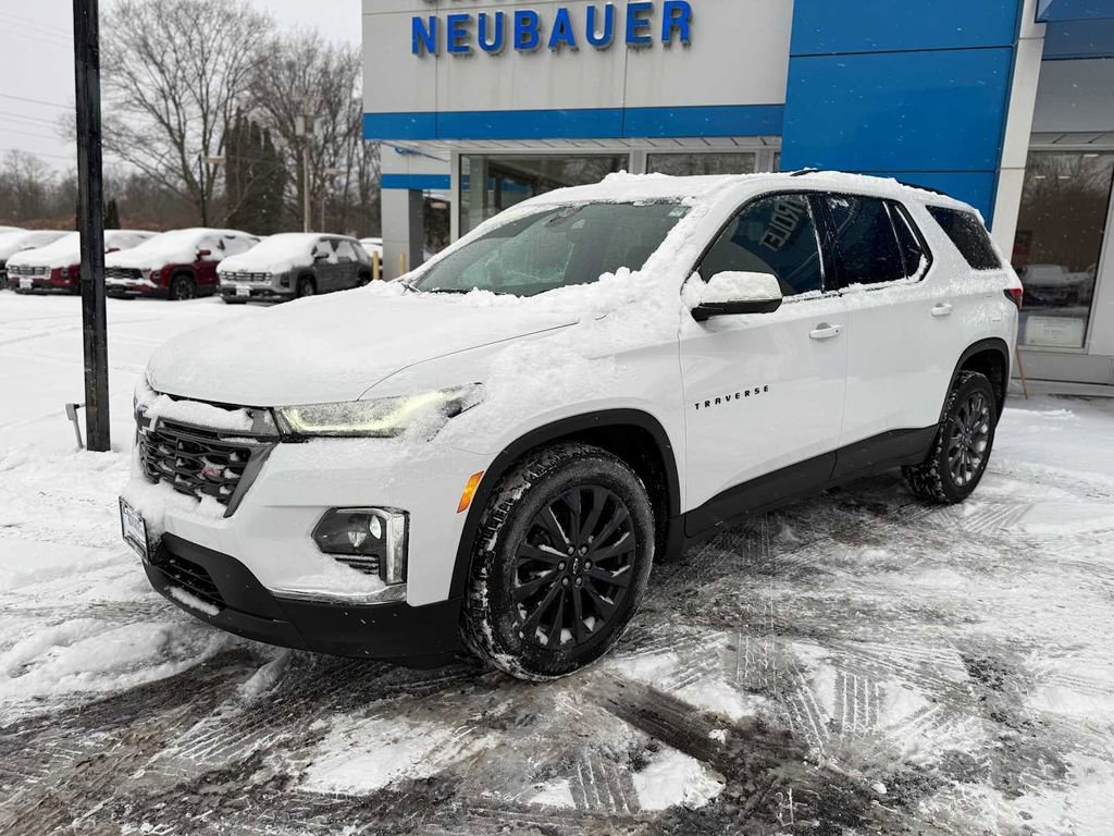 Used 2023 Chevrolet Traverse RS