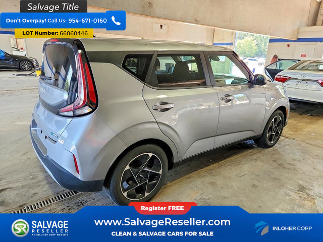 Used 2024 Kia Soul EX FWD image 4
