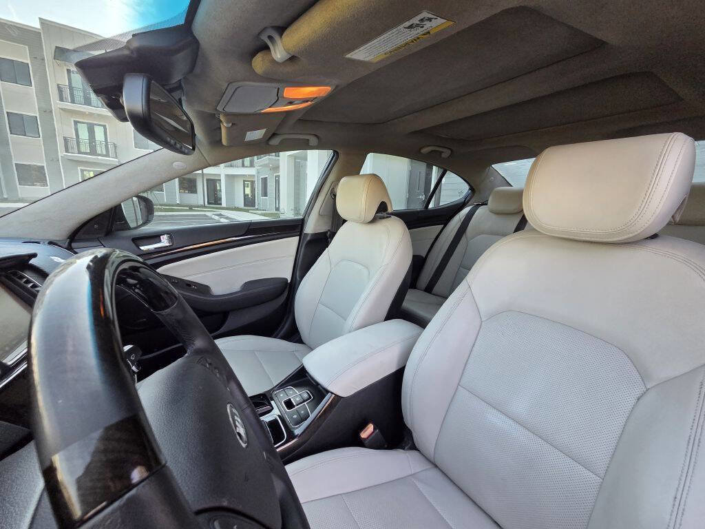 Used 2014 Kia Cadenza Premium w/ Technology Package image 24