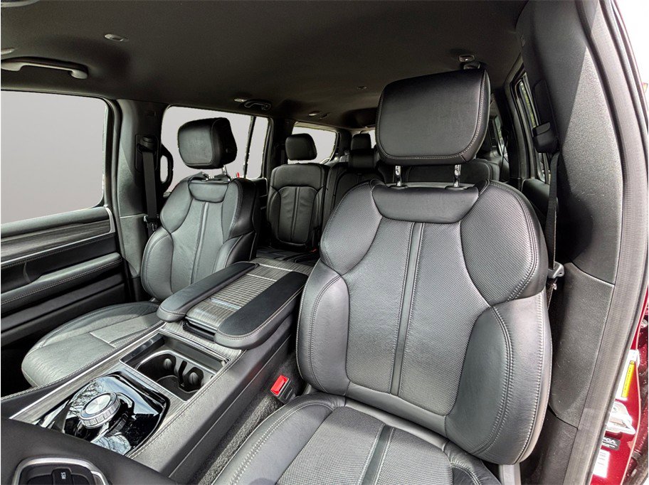 Used 2024 Jeep Wagoneer Series II w/ Flexible Seating Group image 21