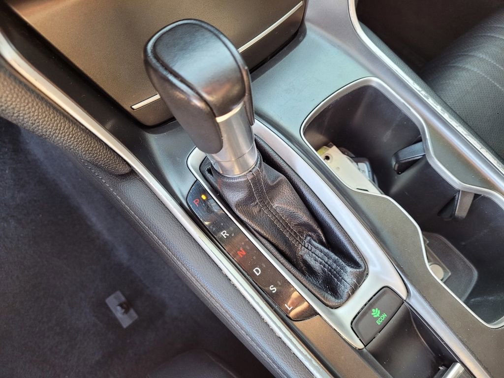 Used 2018 Honda Accord EX-L image 16