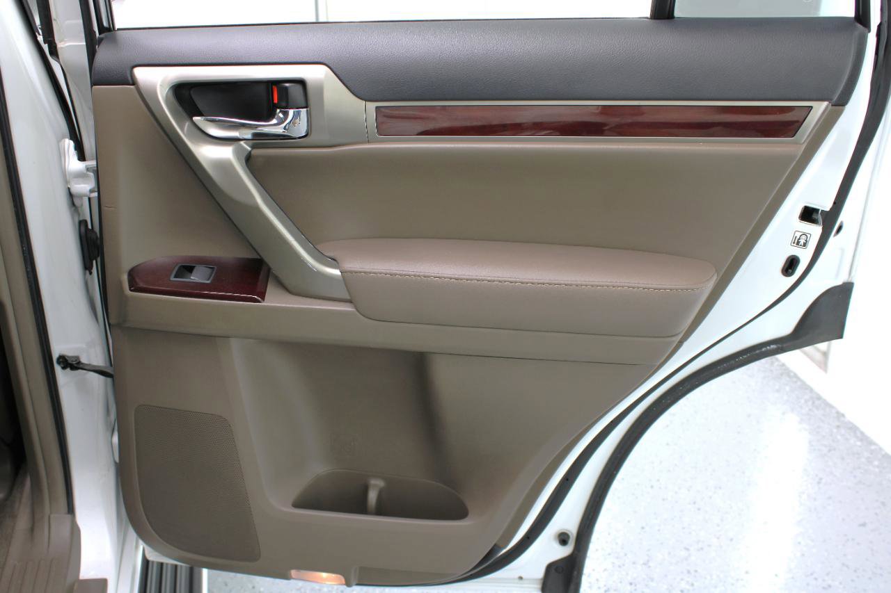Used 2017 Lexus GX 460 Premium image 46