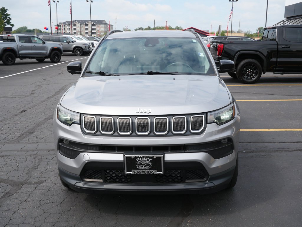 Used 2022 Jeep Compass Latitude w/ Convenience Group AWD/4WD image 4