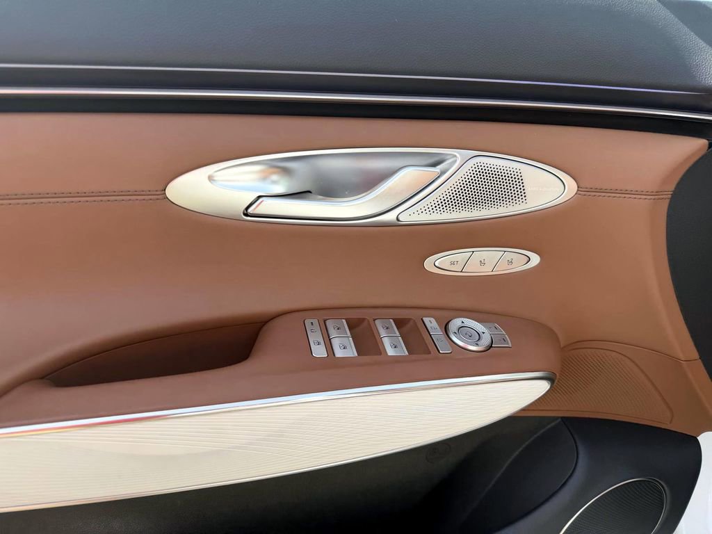 Used 2026 Genesis GV70 2.5T Advanced image 21