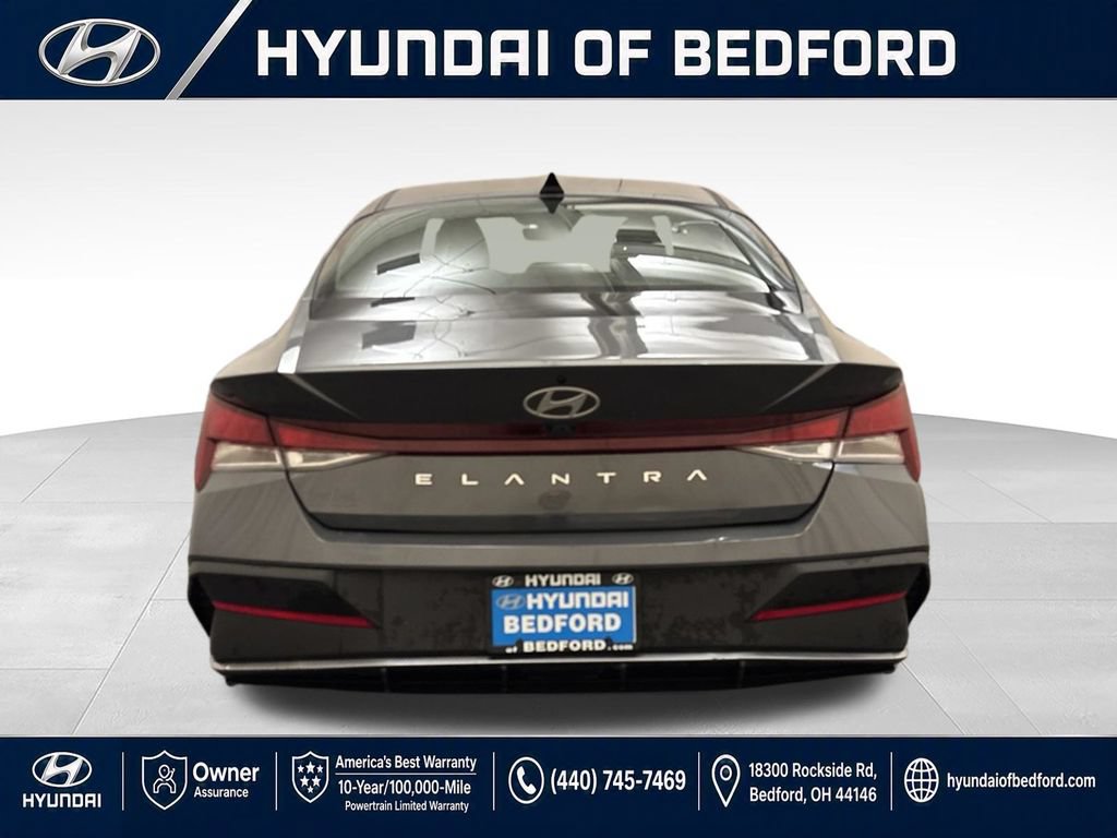 Used 2024 Hyundai Elantra SEL FWD image 8