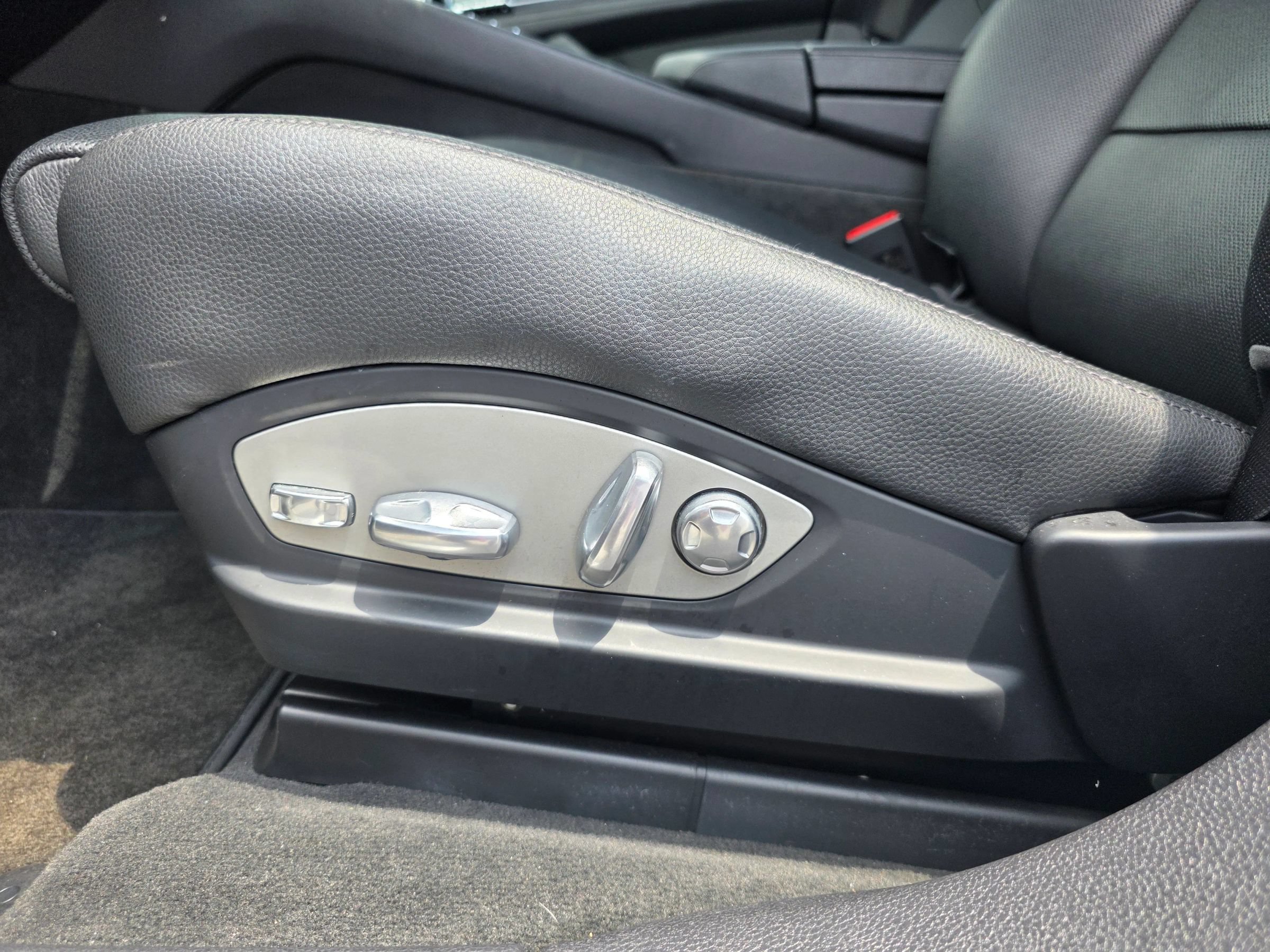 Used 2013 Porsche Panamera S RWD image 19
