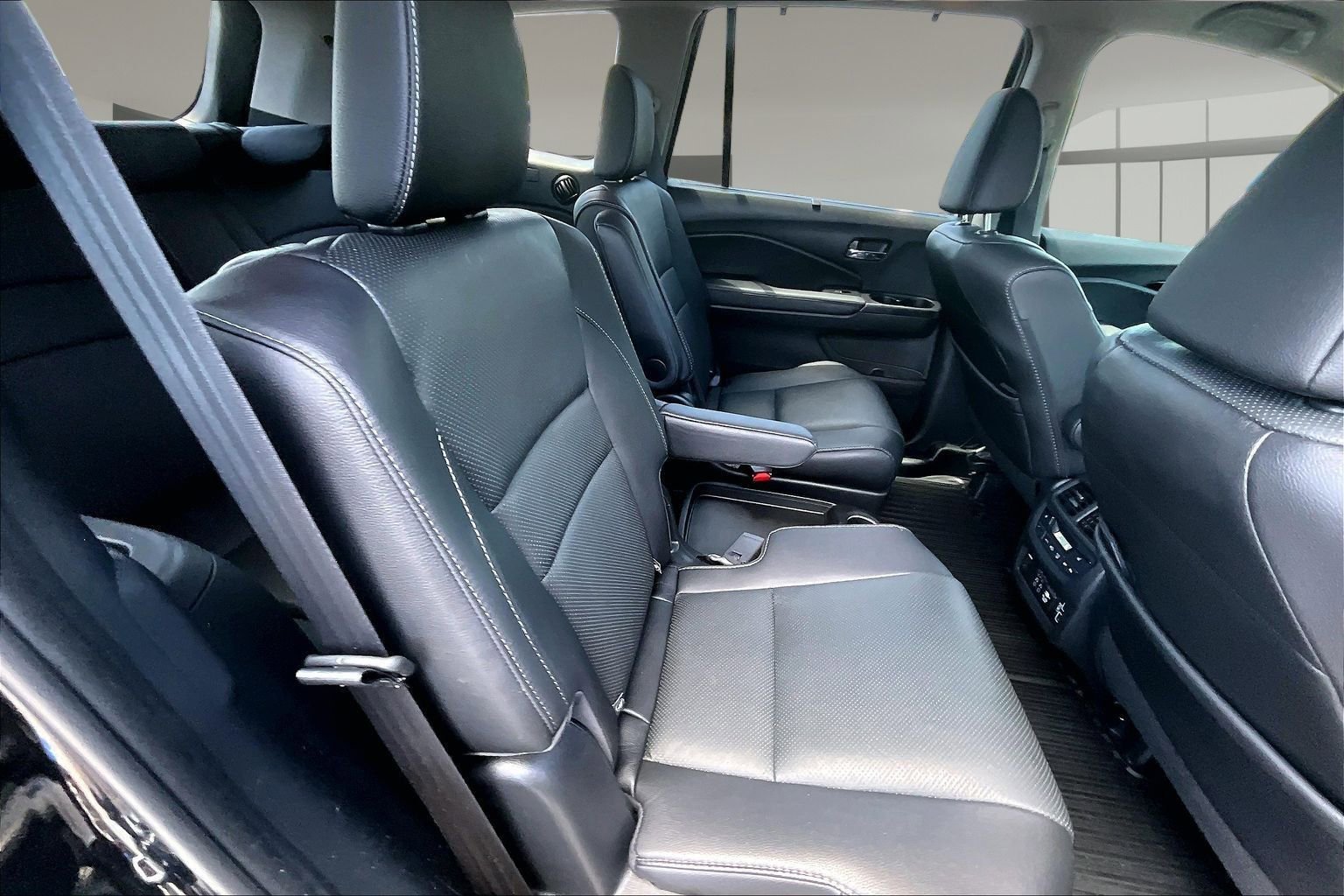 Used 2021 Honda Pilot Elite image 25