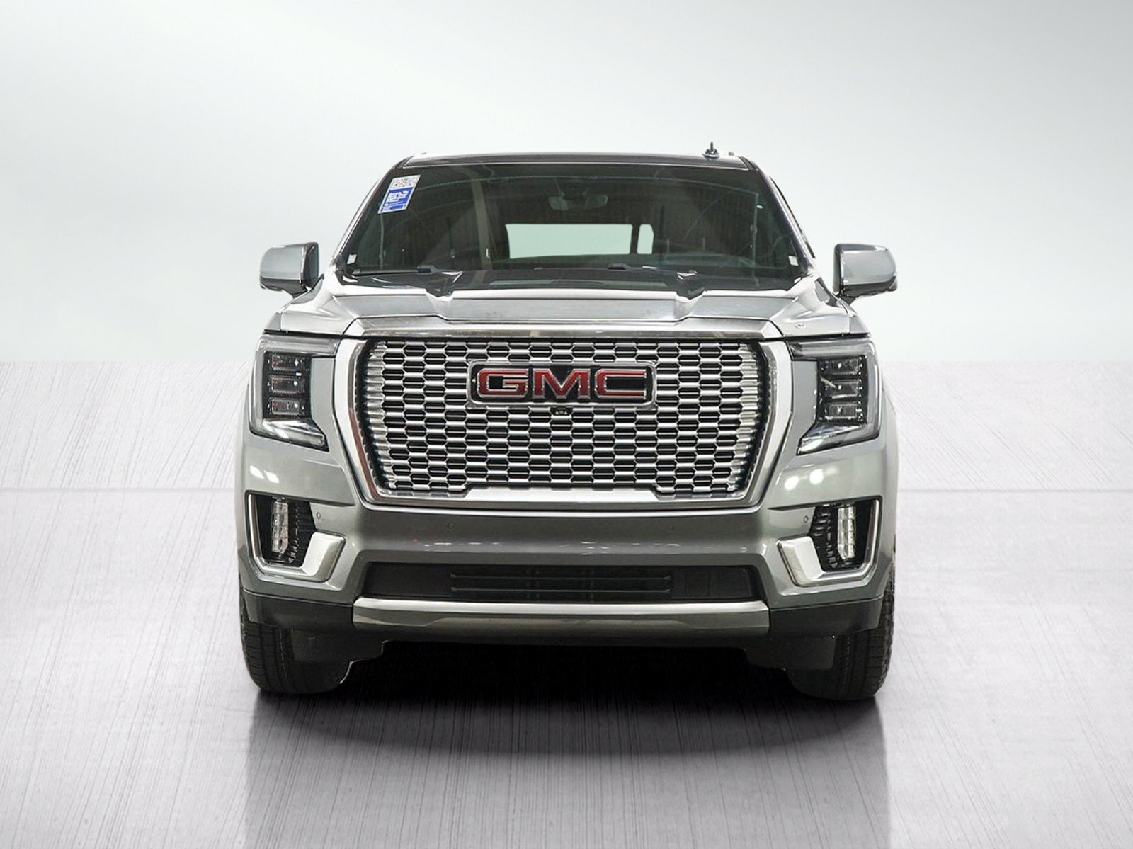 Used 2021 GMC Yukon Denali w/ Denali Premium Package AWD/4WD image 8