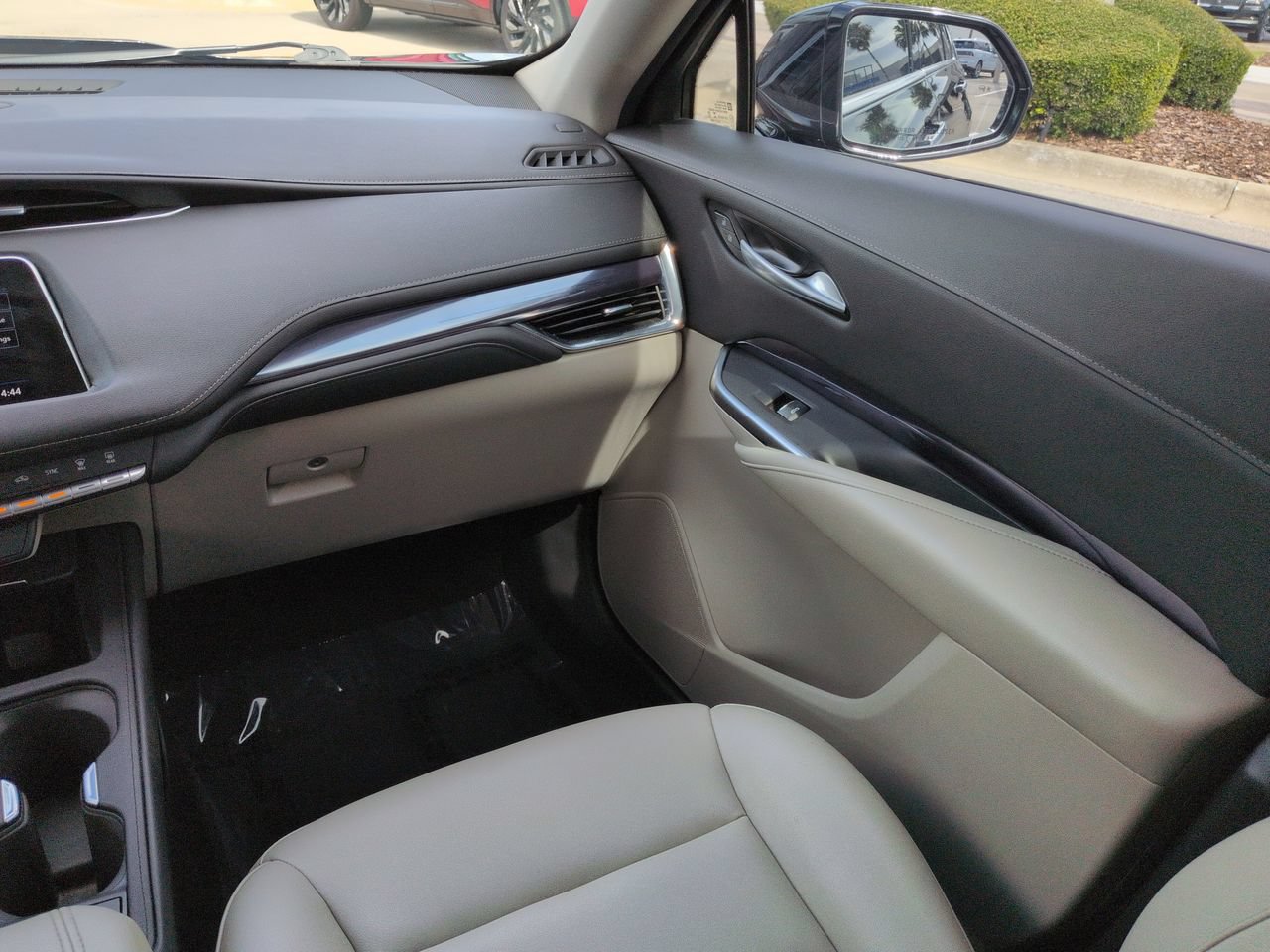 Used 2023 Cadillac XT4 Luxury FWD image 17