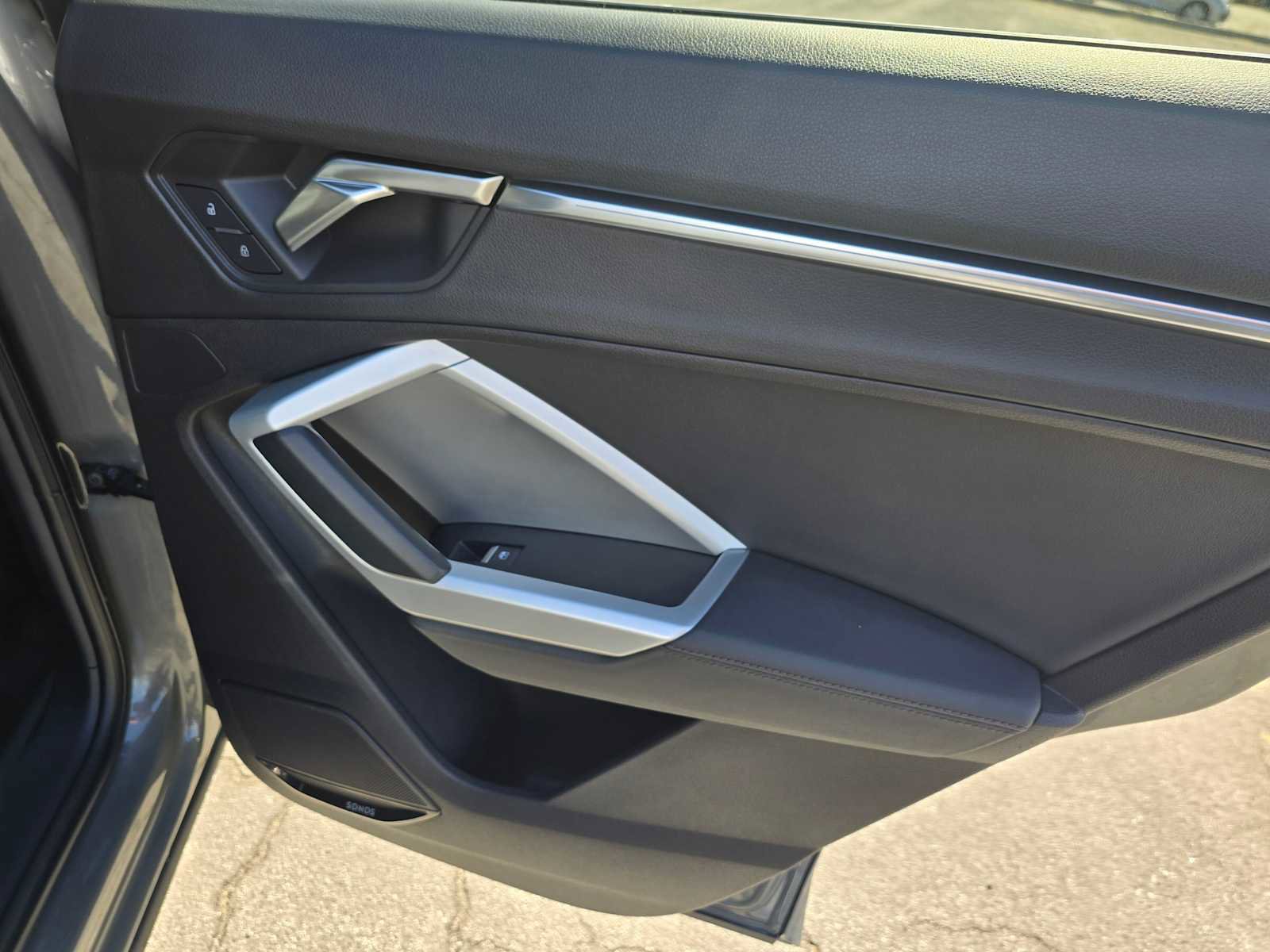 Used 2023 Audi Q3 2.0T Premium Plus w/ Premium Plus Package image 13