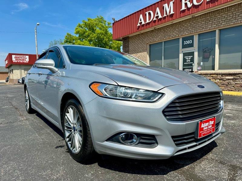 Used 2016 Ford Fusion SE w/ Equipment Group 202A image 2