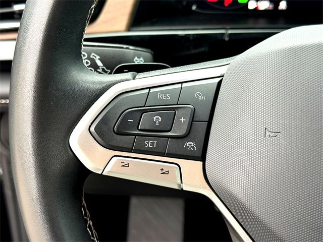 Certified 2024 Volkswagen Atlas SE image 16