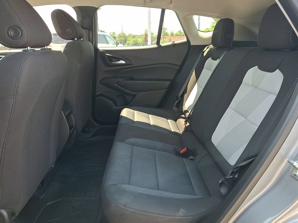 Used 2024 Chevrolet Trax LS w/ LS Convenience Package FWD image 14