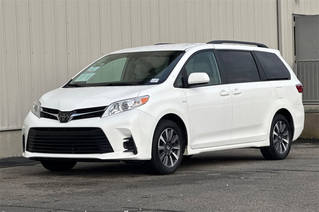 Used 2020 Toyota Sienna LE image 9