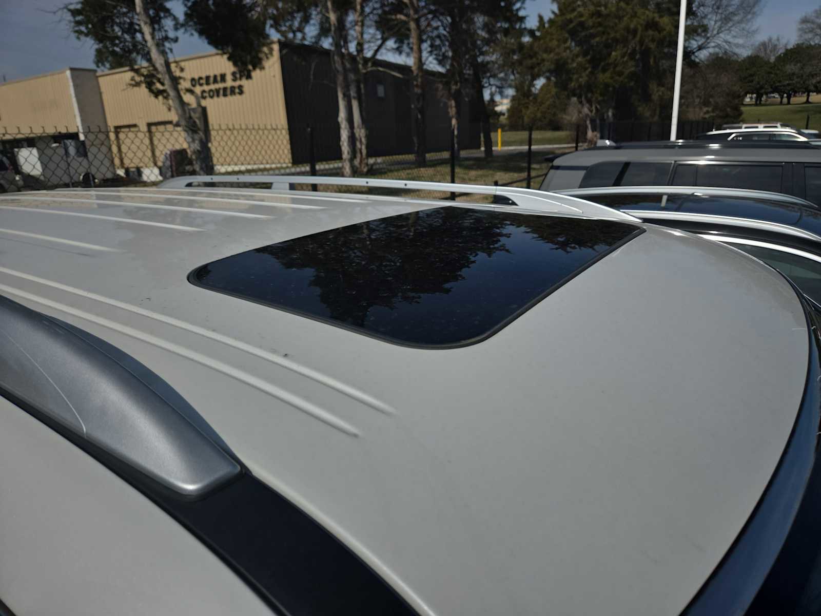 Used 2024 Nissan Armada SL w/ Captain's Chairs Package image 3