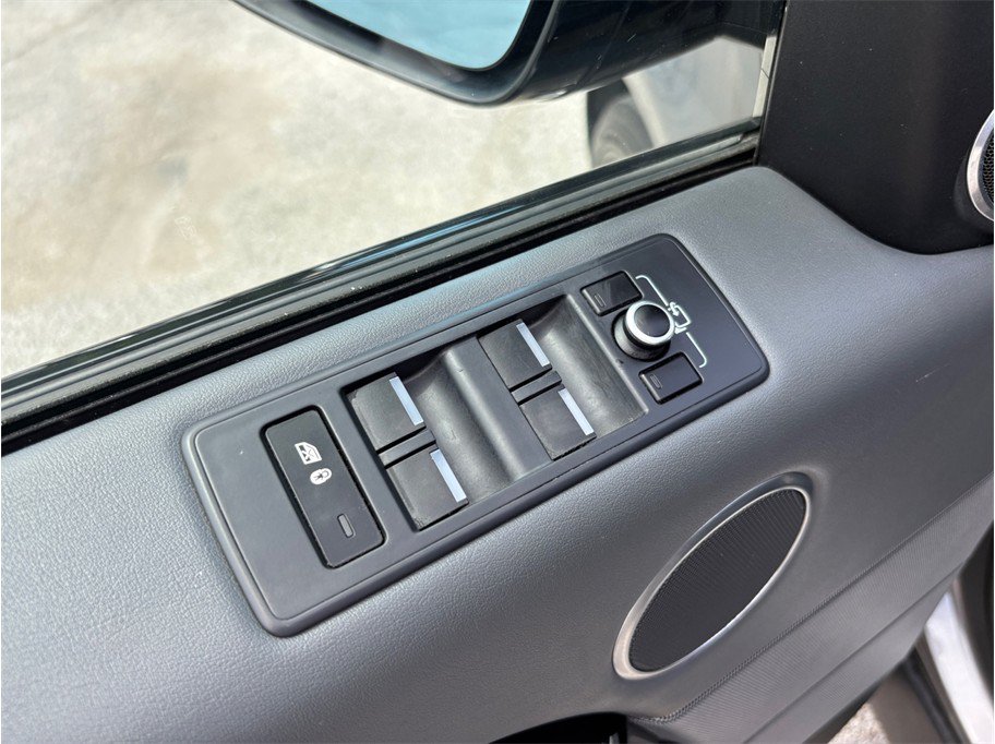 Used 2015 Land Rover Range Rover Sport HSE AWD/4WD image 21