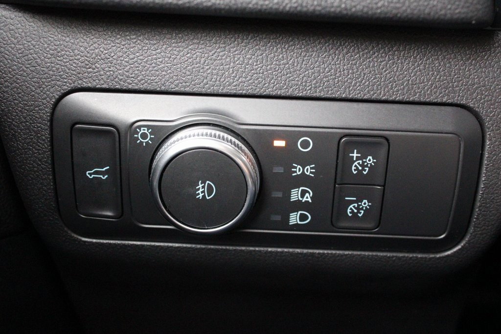 Used 2022 Ford Escape SEL image 25