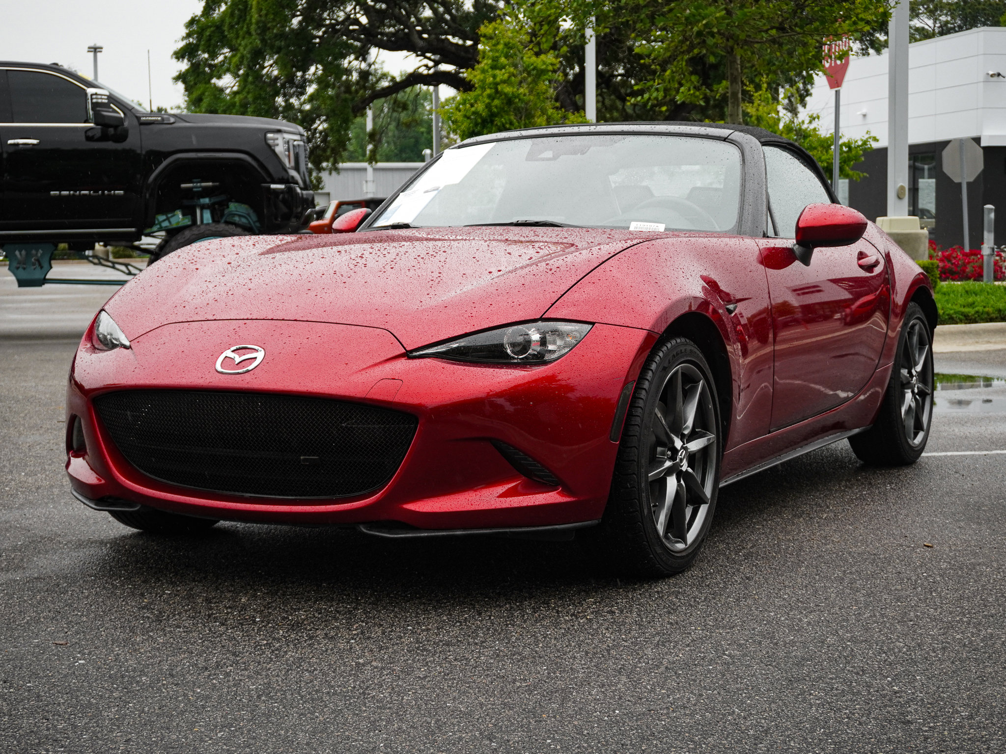 Used 2019 MAZDA MX-5 Miata Grand Touring w/ GT-S Package RWD image 5