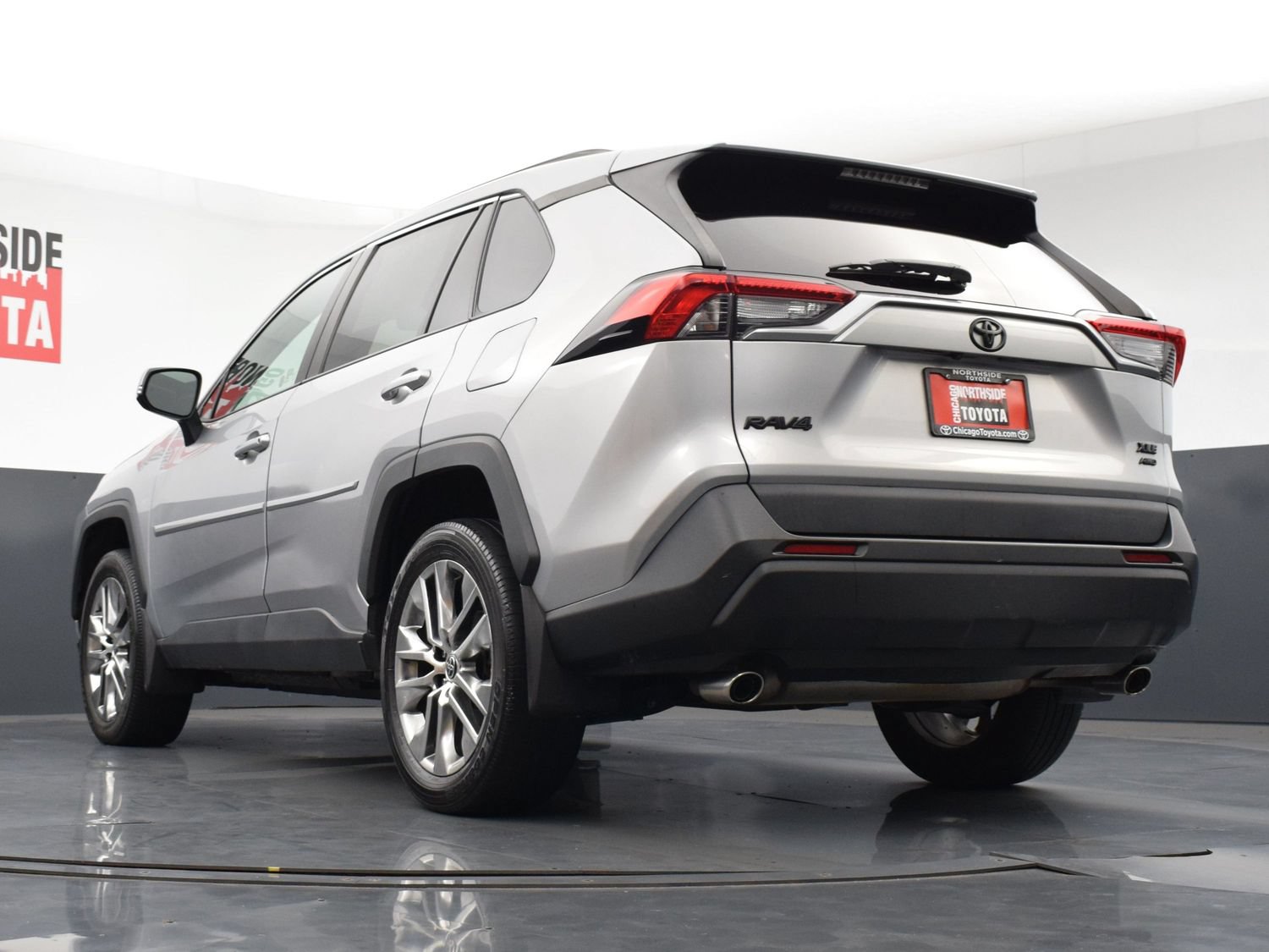 Used 2021 Toyota RAV4 XLE Premium AWD/4WD image 31