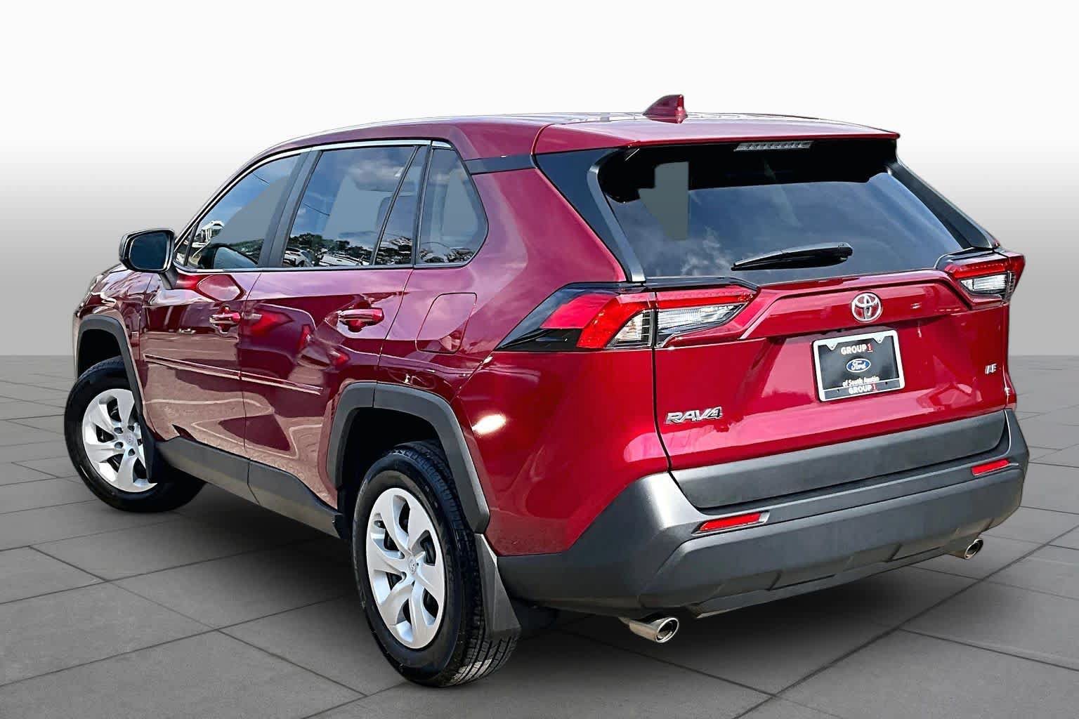 Used 2025 Toyota RAV4 LE FWD image 12