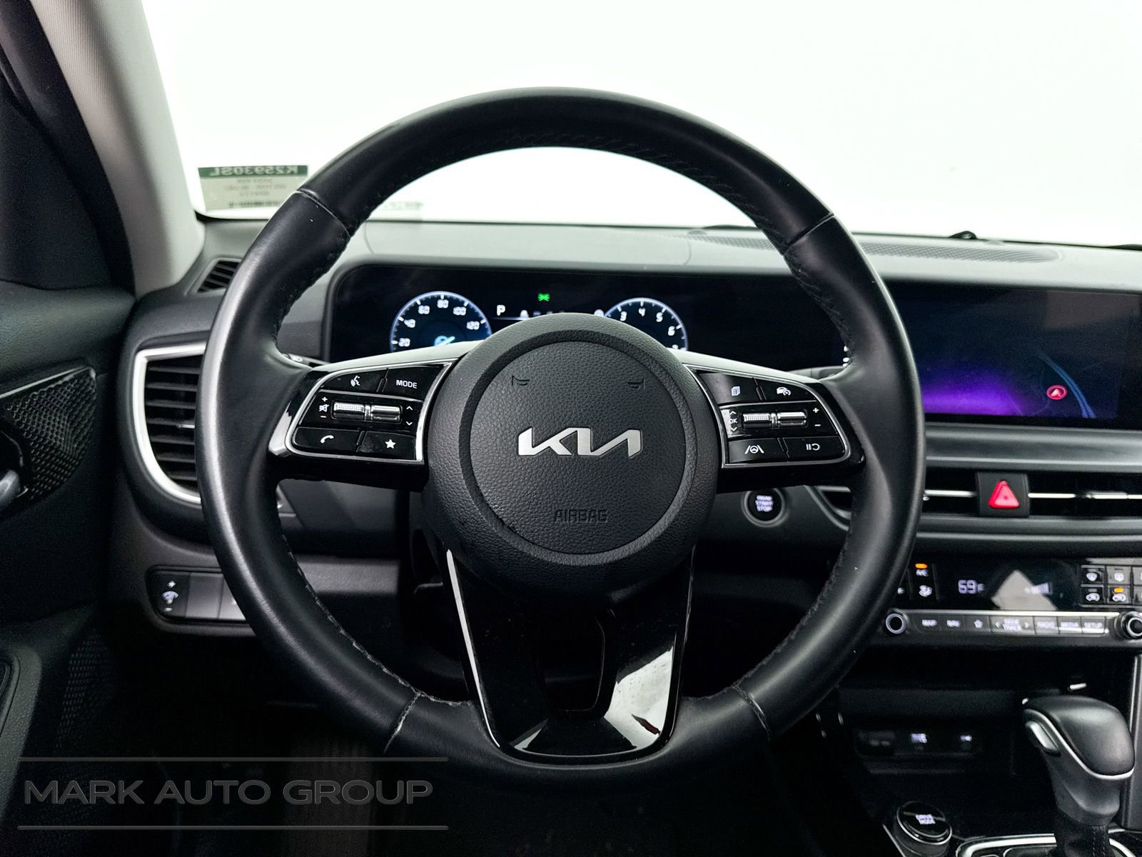 Certified 2024 Kia Seltos EX image 30