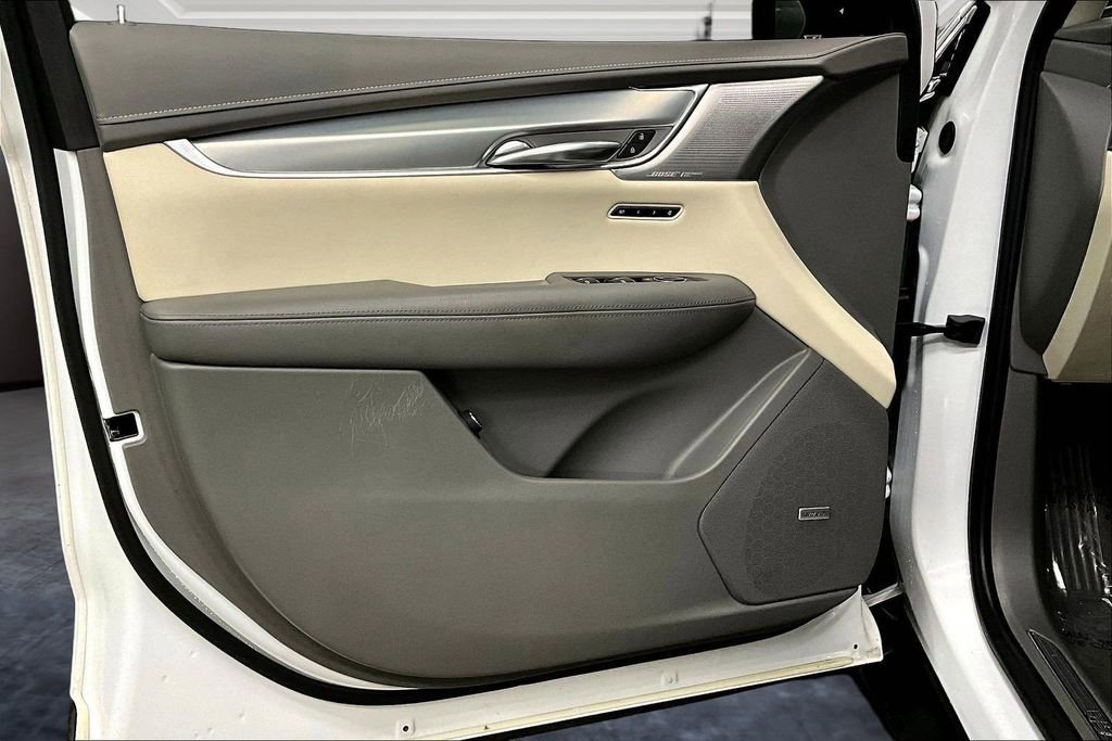 Used 2021 Cadillac XT5 Premium Luxury w/ LPO, Floor Liner Package AWD/4WD image 20