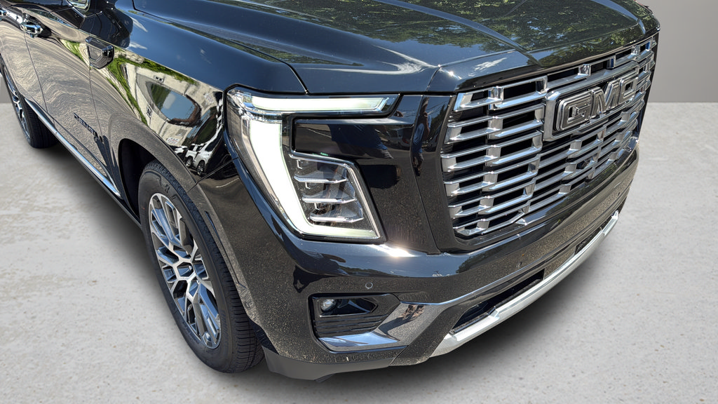 Used 2026 GMC Yukon XL Denali w/ Denali Reserve Package AWD/4WD image 10