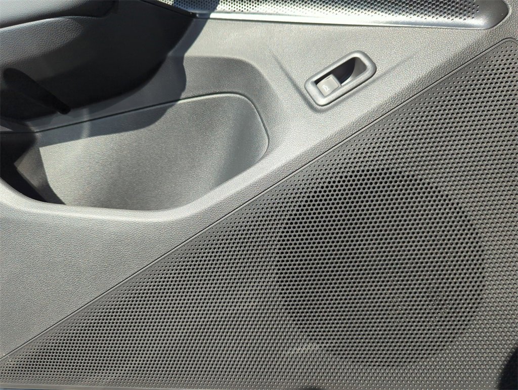 New 2026 Volkswagen Tiguan SE image 33