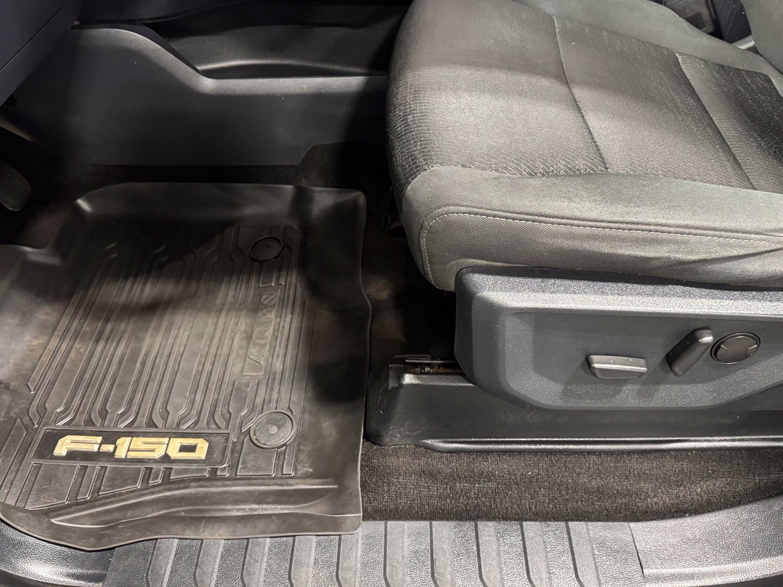 Used 2022 Ford F150 XLT w/ Equipment Group 302A High AWD/4WD image 18