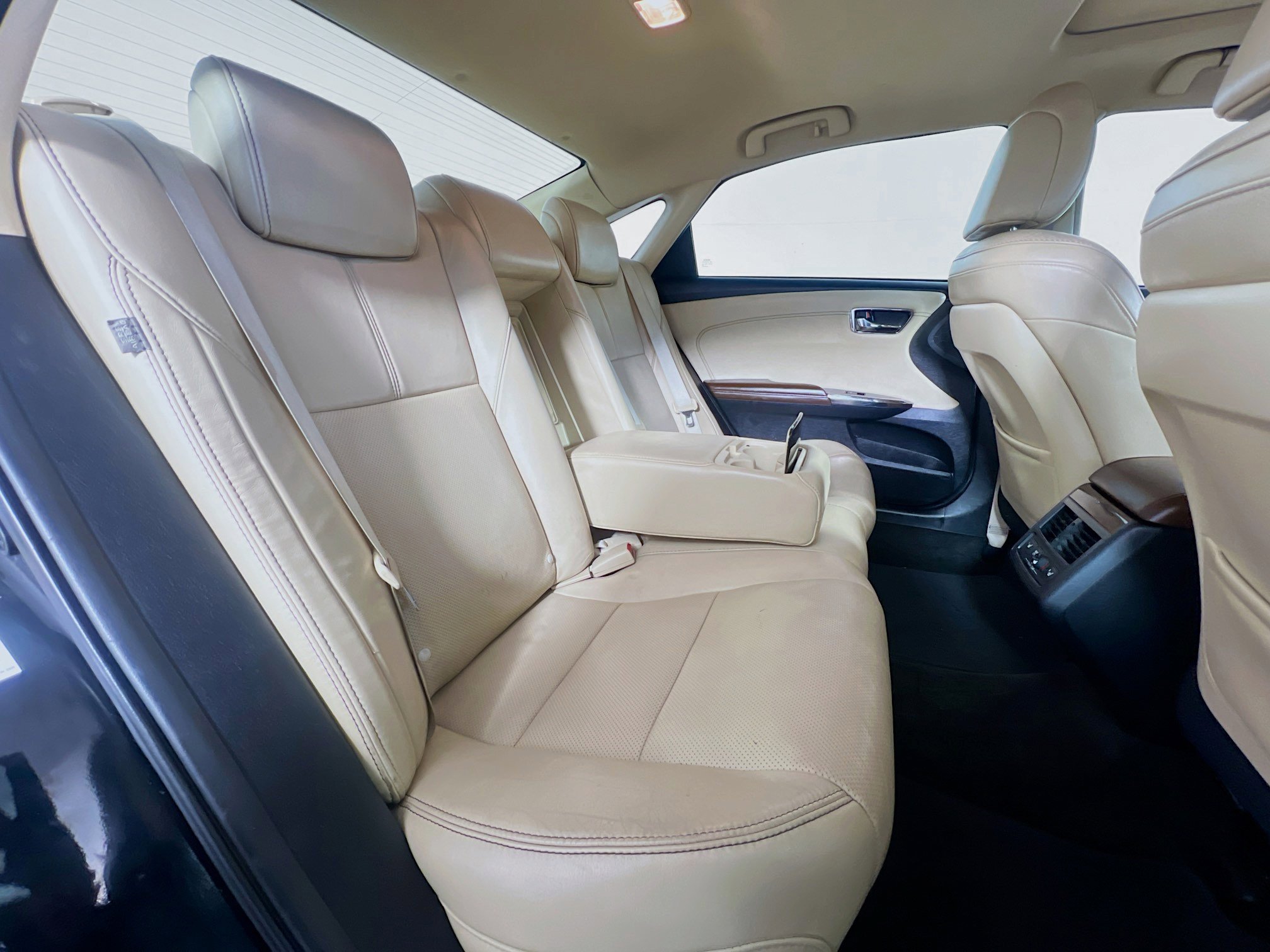 Used 2013 Toyota Avalon Limited FWD image 24