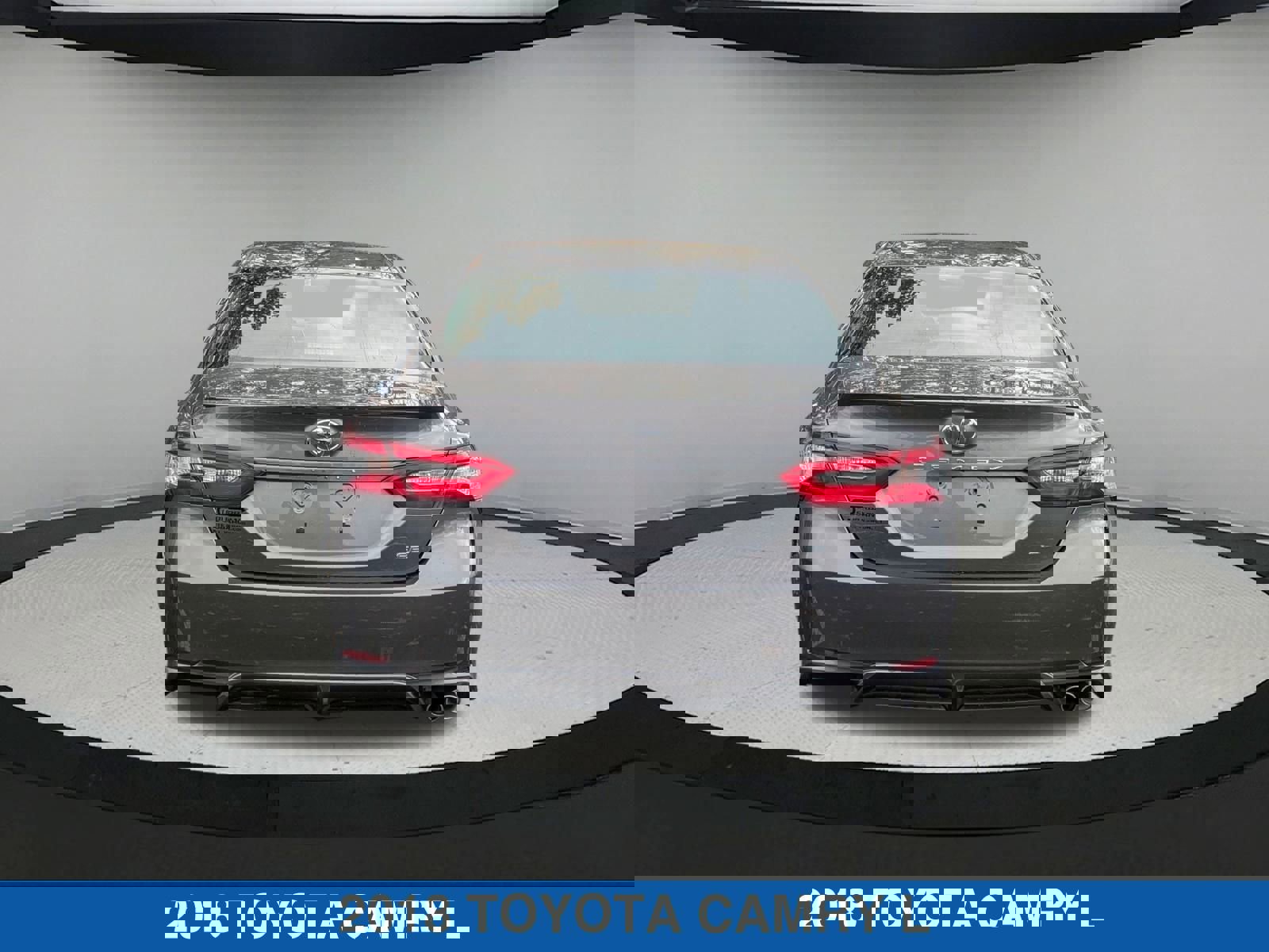 Used 2018 Toyota Camry SE w/ Moonroof Package image 5